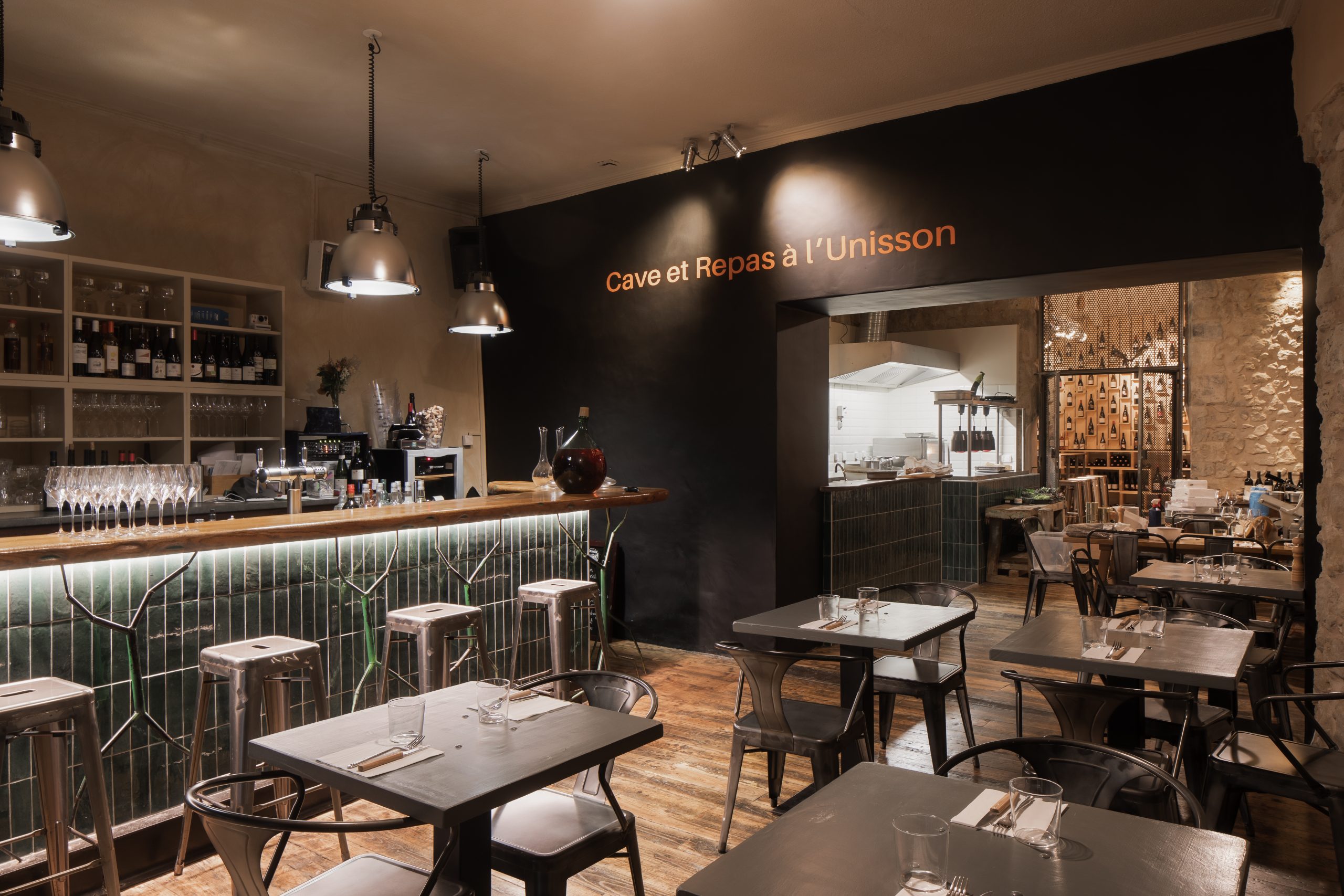 L’intérieur du restaurant CRU